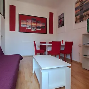 Red Blue With Private Parking And Gray Blue Apartamento